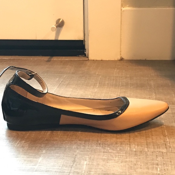 Nude Leather Flats Pointy Toe w/ Black Ankle Strap - Picture 2 of 8